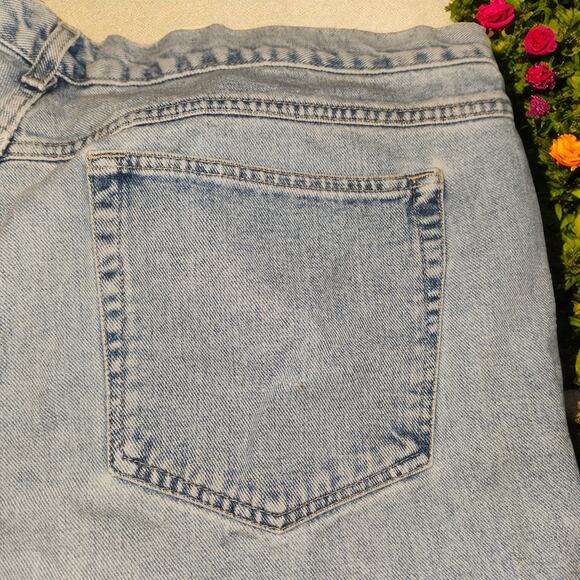 Venezia Women's Cut Off Jean Shorts Size 26 - Picture 5 of 9